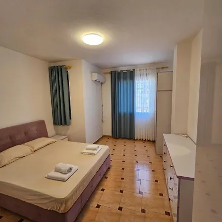 Apartment Xhuliano *