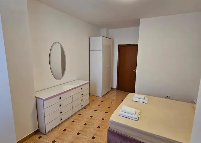 Xhuliano Apartment